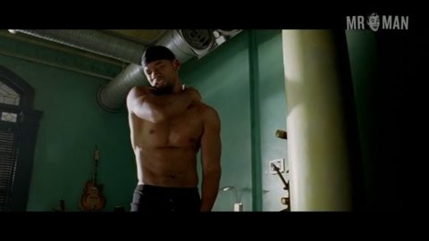 Clip of will smith nude shower scene in i robot pic 784