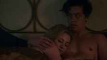 Riverdale 02x22 sprouse hd 01 small 3